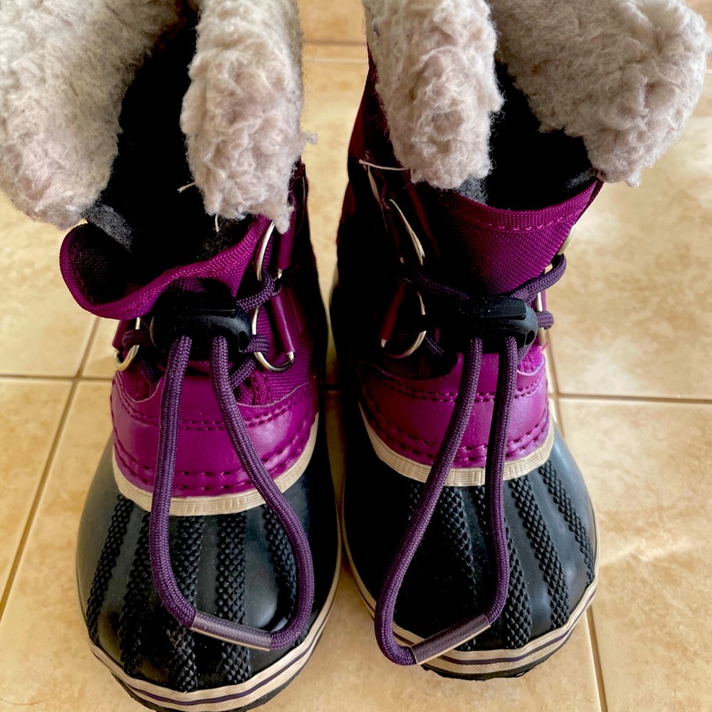 Purple Sorel Waterproof boots Toddler size 8